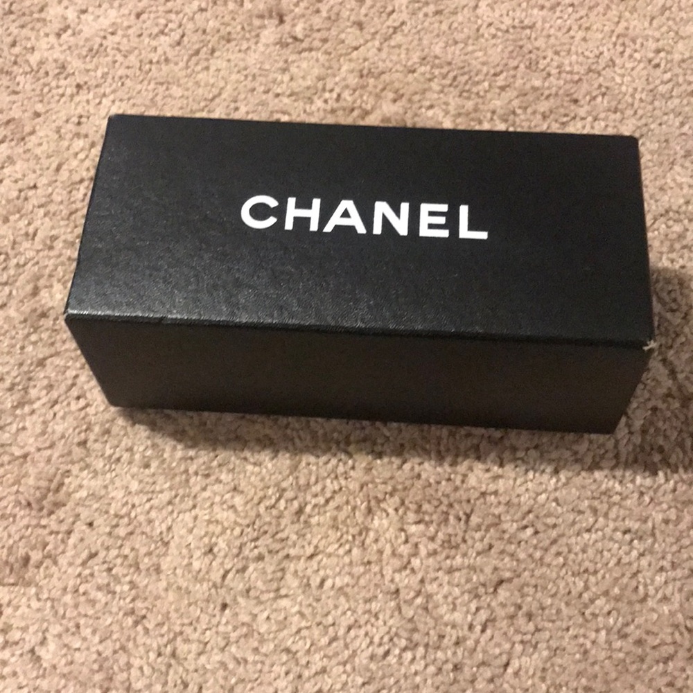 Sunglass box